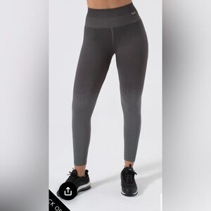 NUX Gradient Leggings